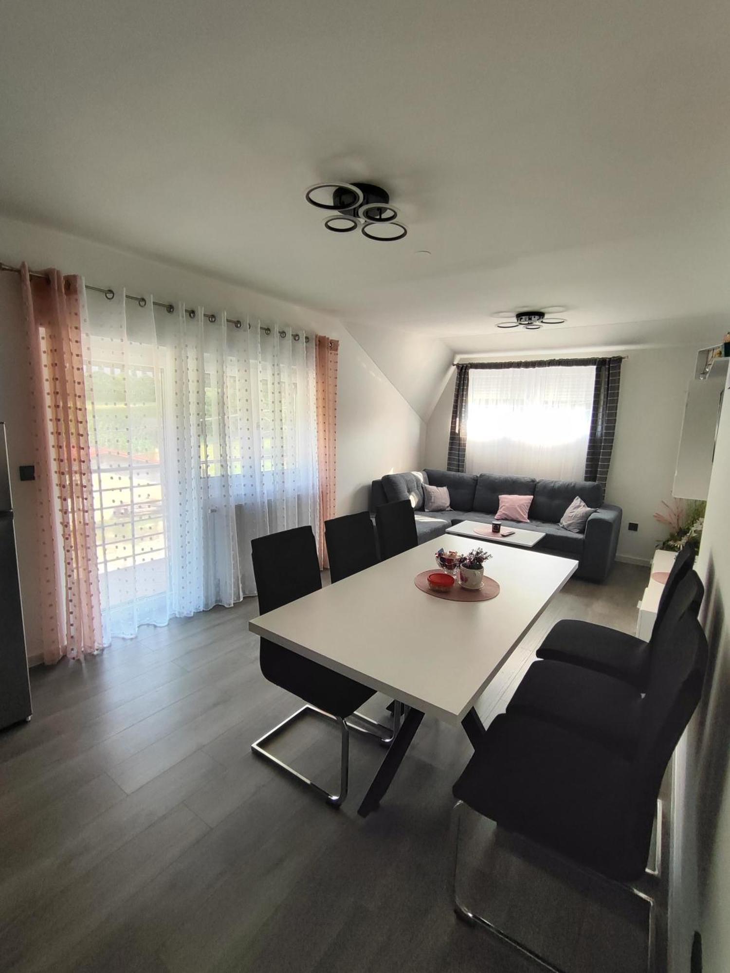 Happy Moments 1 Apartment